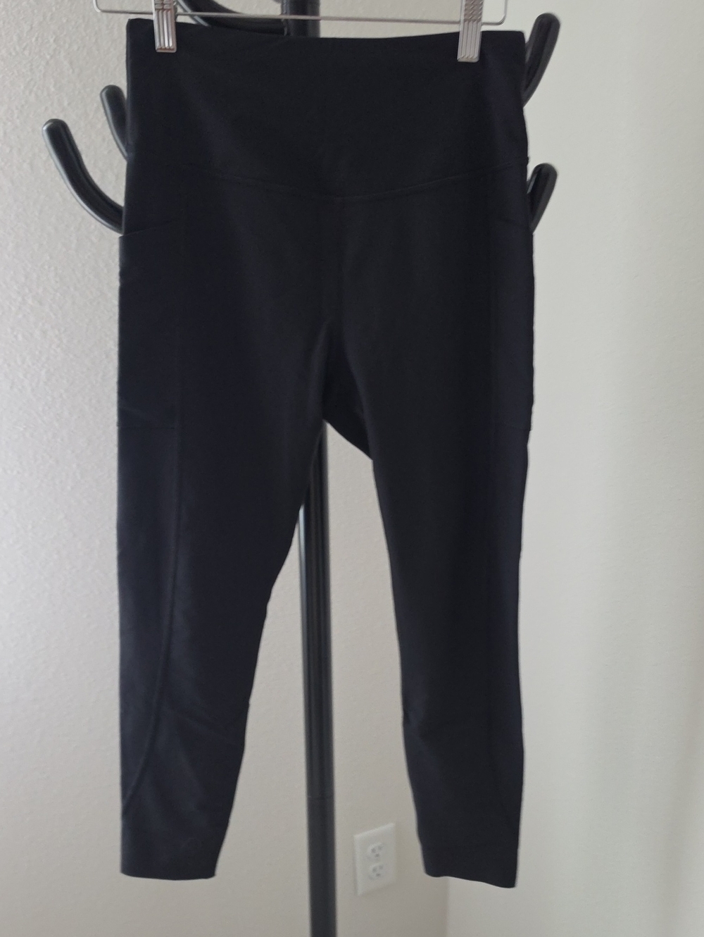 Victoria's Secret Black High-Waist Crop Leggings